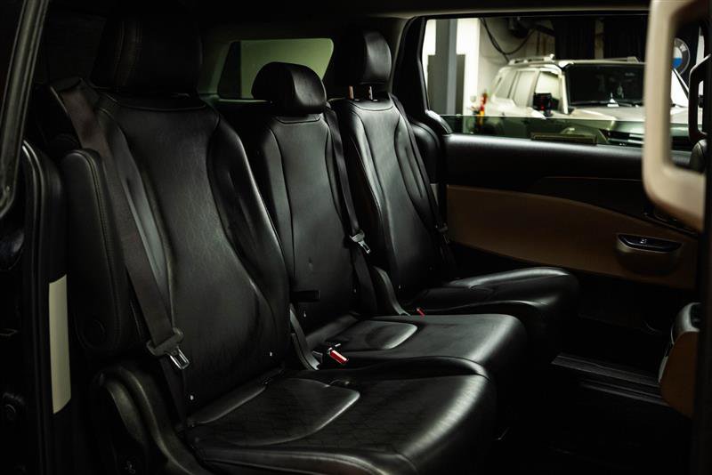 Used 2024 Kia Carnival LX image 12