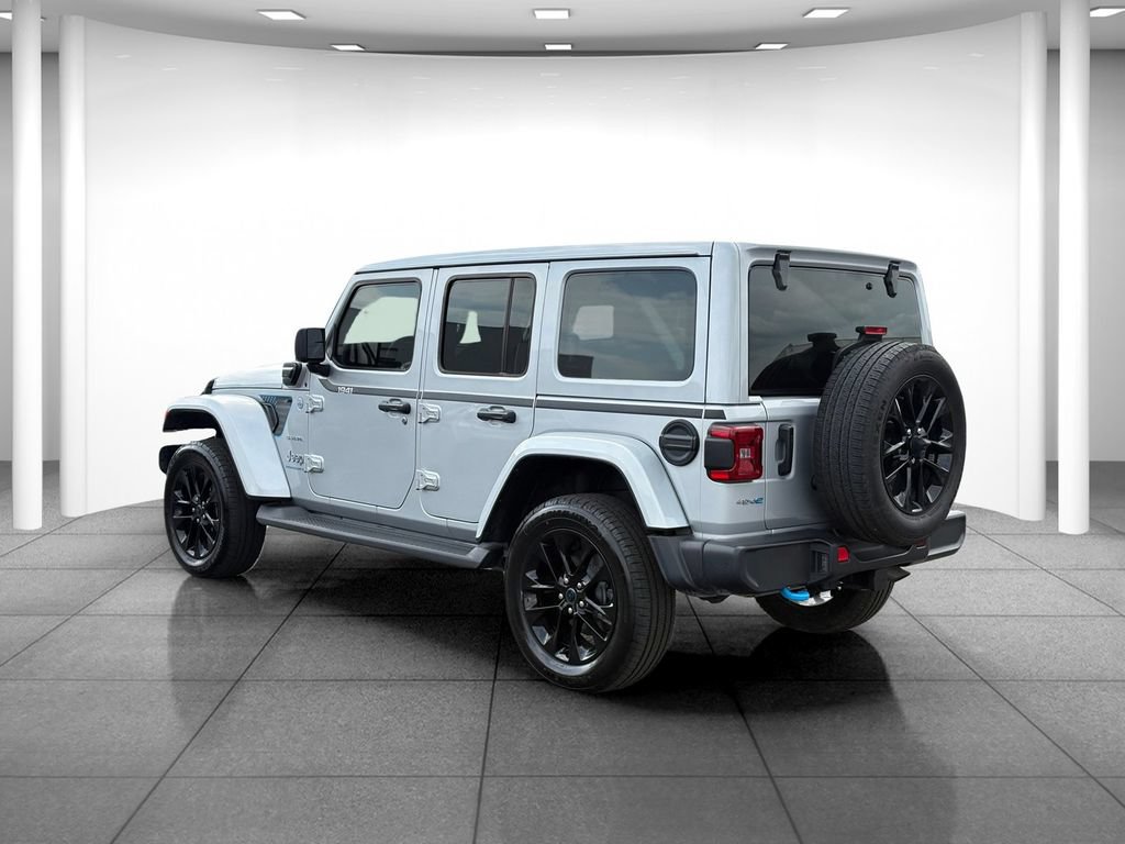 Used 2024 Jeep Wrangler Unlimited Sahara w/ Technology Group AWD/4WD image 5