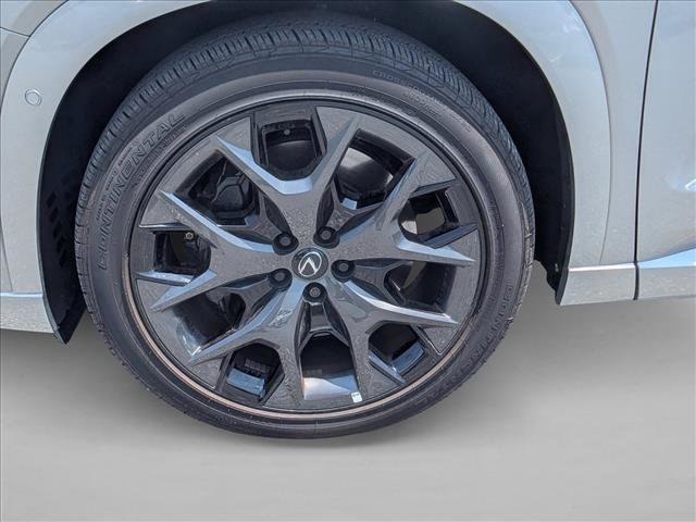 Used 2025 Lexus TX 500h AWD w/ Technology Package image 24