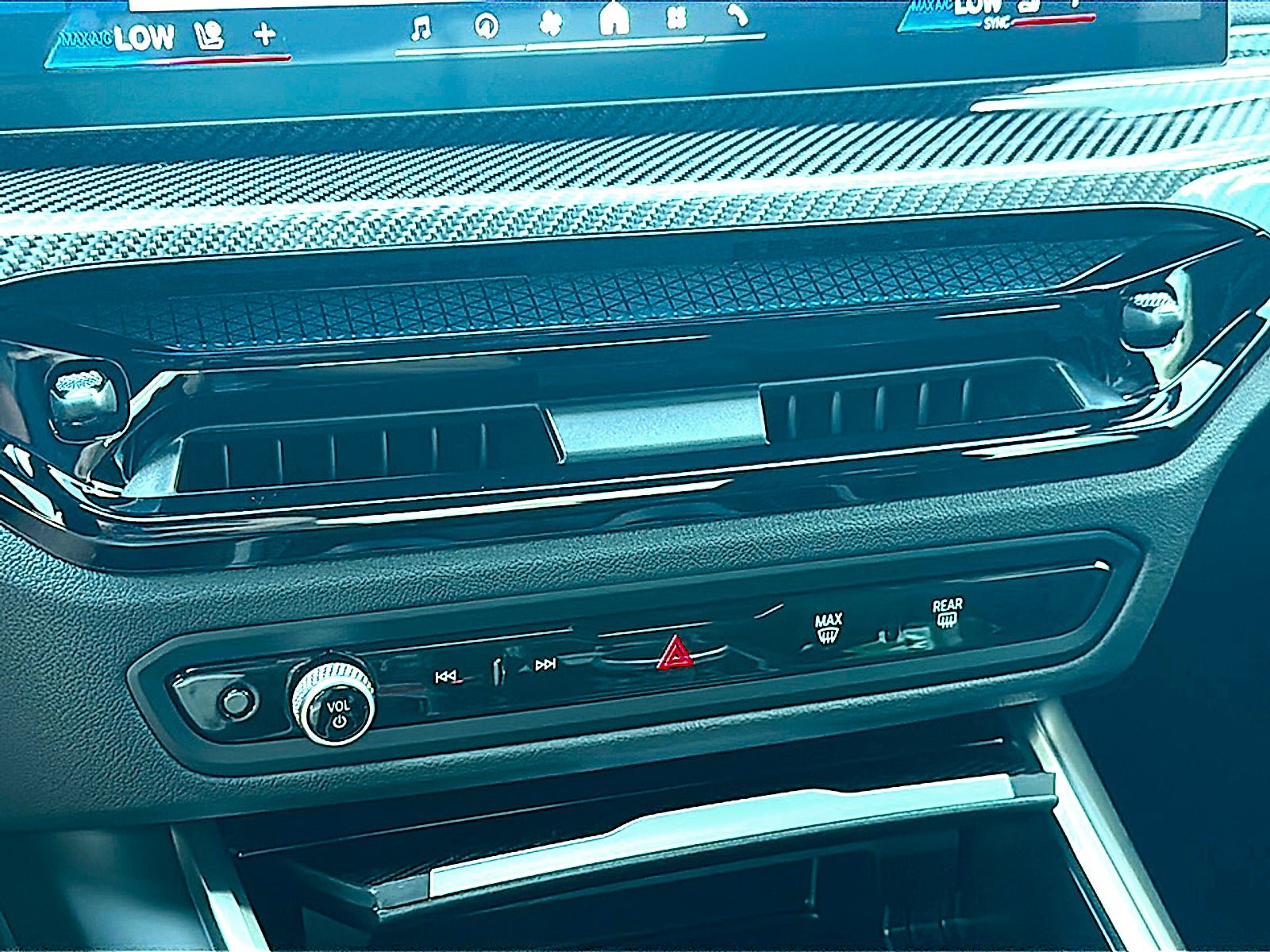 New 2026 BMW M2 w/ Lighting Package RWD image 23