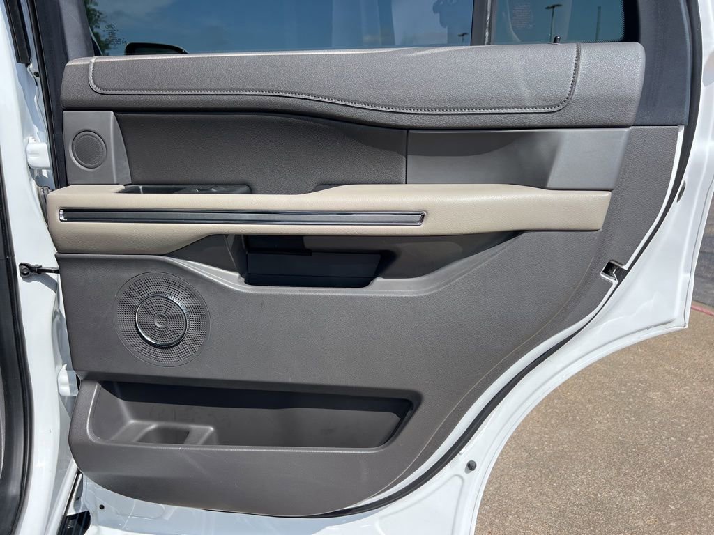 Used 2019 Ford Expedition XLT w/ Equipment Group 202A RWD image 14