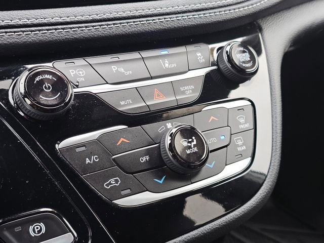 Used 2020 Chrysler Pacifica Limited w/ Advanced Safetytec Group image 35