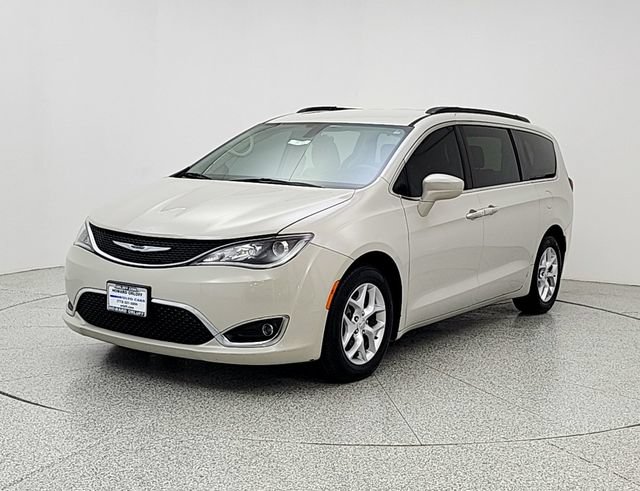 Used 2017 Chrysler Pacifica Touring-L w/ Tire & Wheel Group FWD image 1