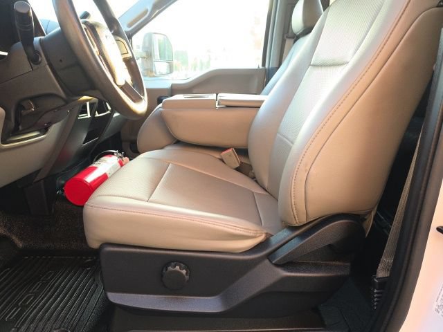 Used 2017 Ford F550 2WD Regular Cab Super Duty image 20