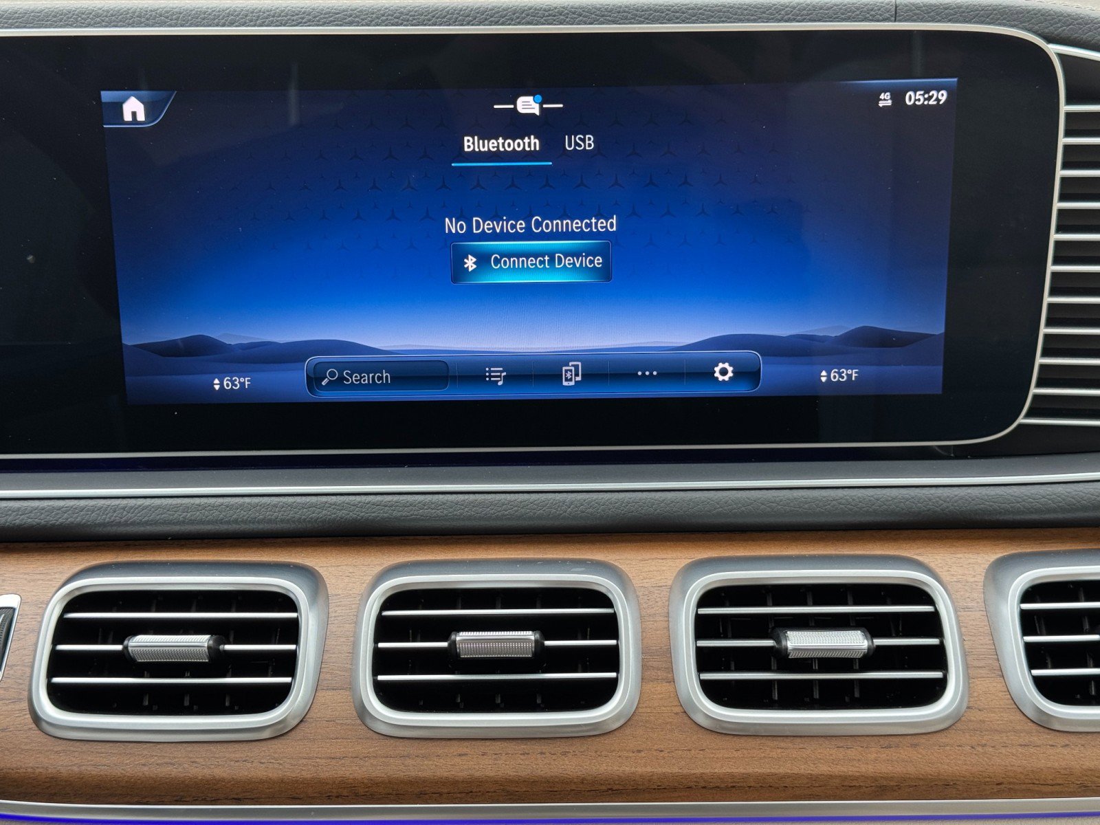 Used 2024 Mercedes-Benz GLS 450 4MATIC image 29