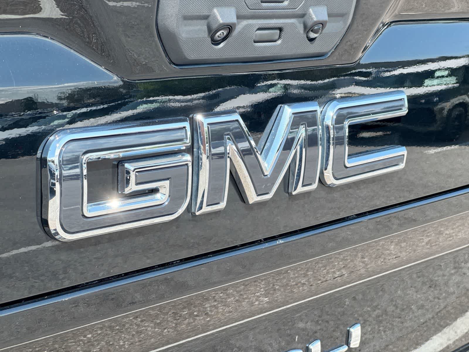 Used 2024 GMC Sierra 3500 Denali Ultimate AWD/4WD image 18