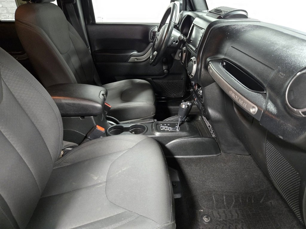 Used 2017 Jeep Wrangler Unlimited Sport w/ Connectivity Group image 46