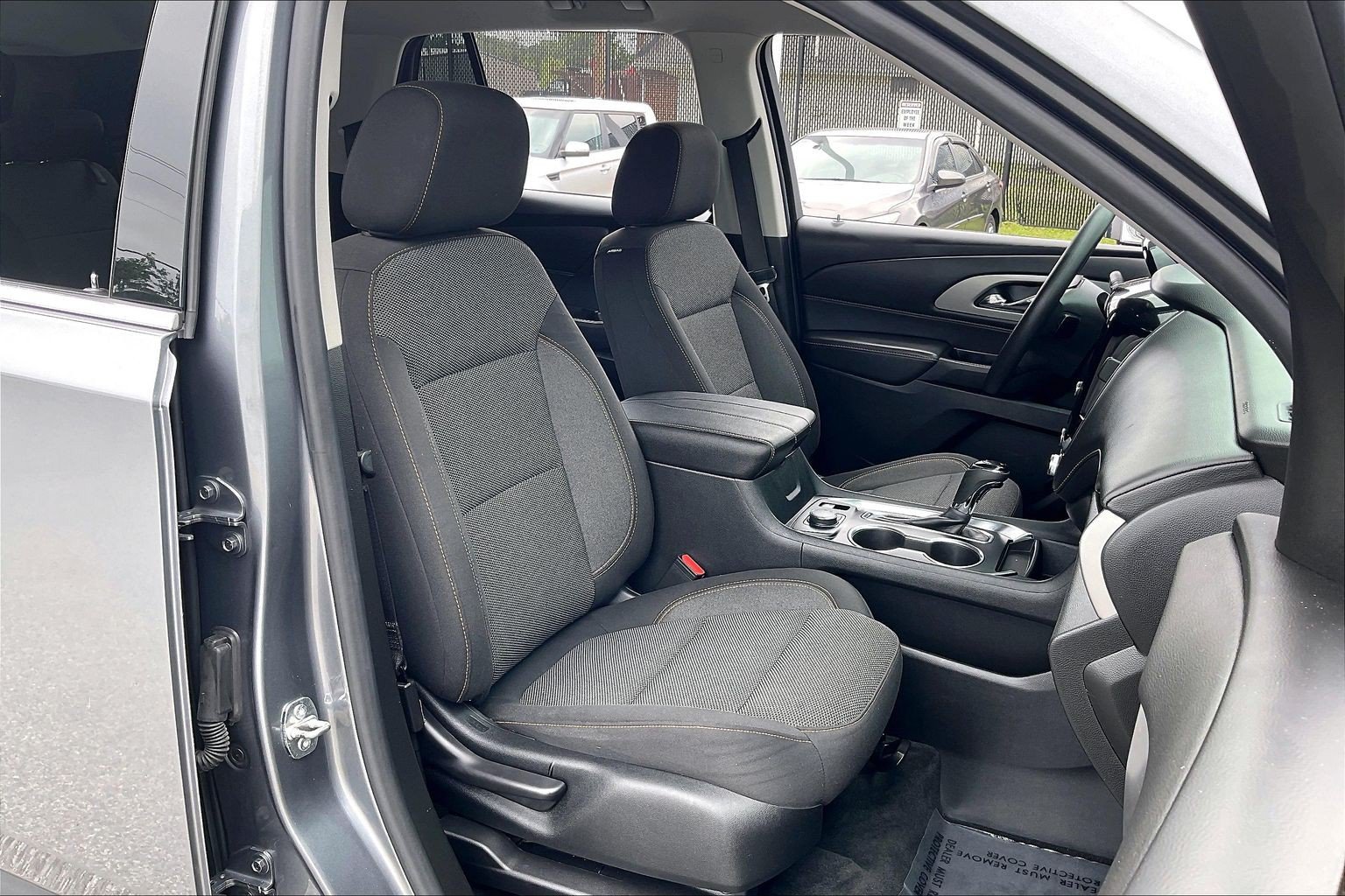 Used 2020 Chevrolet Traverse LS FWD image 9