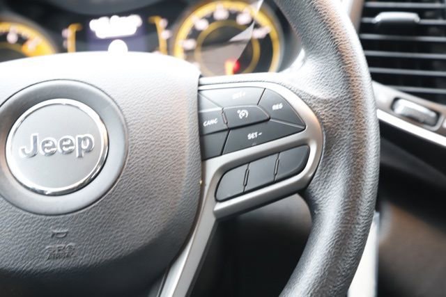 Used 2019 Jeep Cherokee Sport image 17