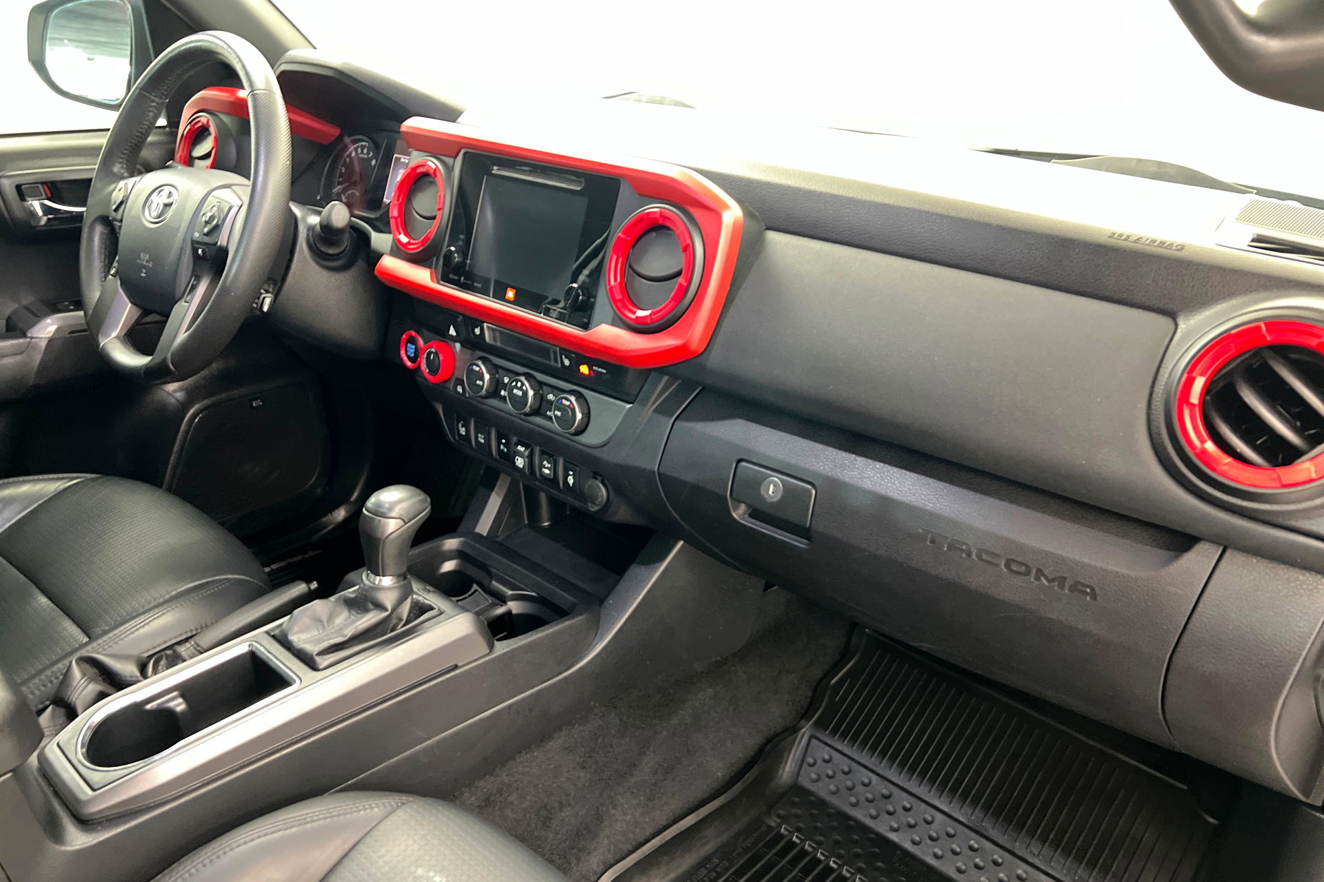 Used 2019 Toyota Tacoma TRD Sport w/ TRD Premium Sport Package image 24