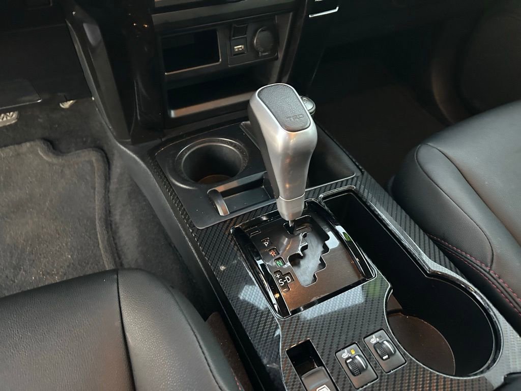 Used 2024 Toyota 4Runner TRD Off-Road Premium AWD/4WD image 24