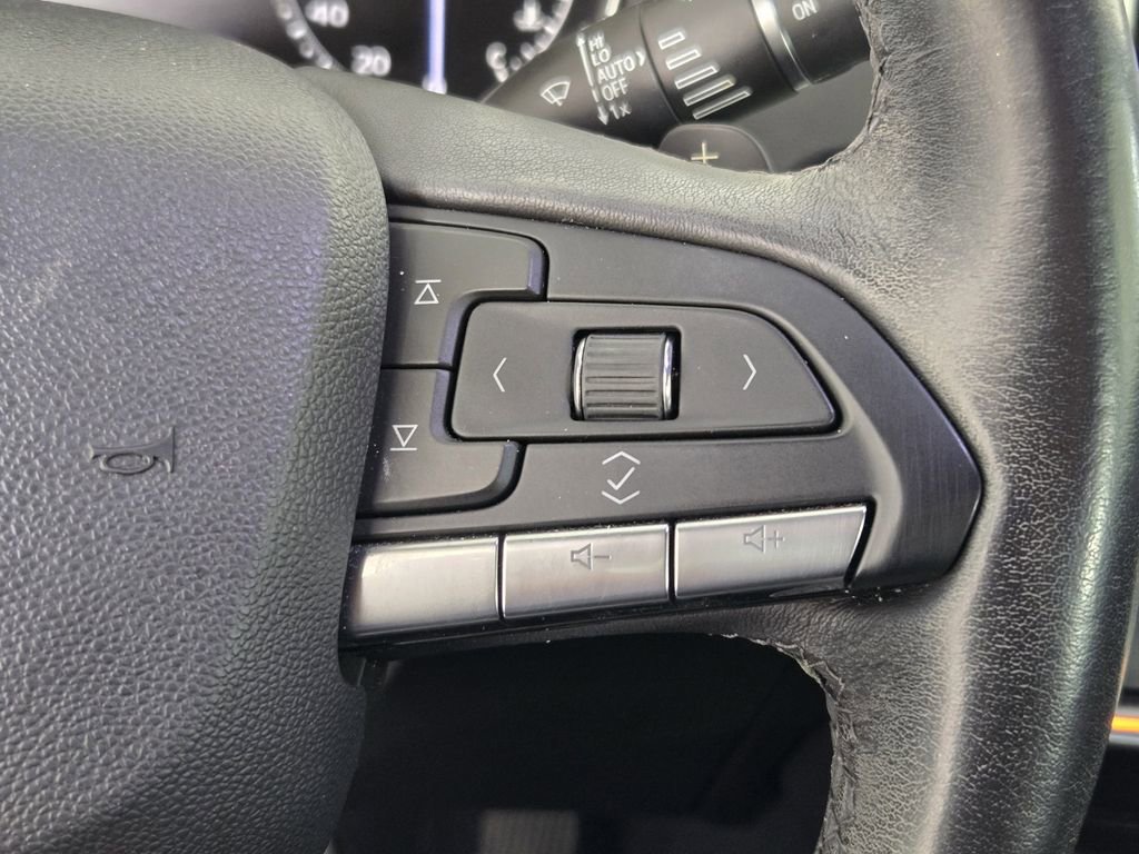 Used 2020 Cadillac XT4 Premium Luxury w/ Driver Awareness Package FWD image 30