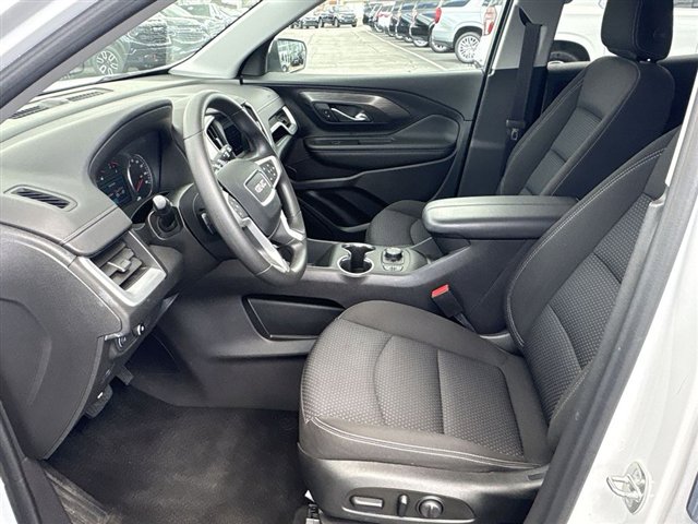 Used 2024 GMC Terrain SLE w/ Driver Convenience Package FWD image 18