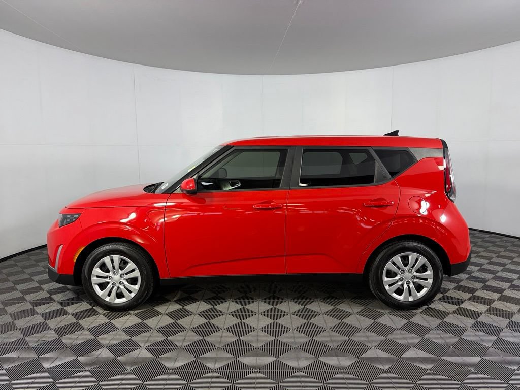 Used 2023 Kia Soul LX FWD image 10