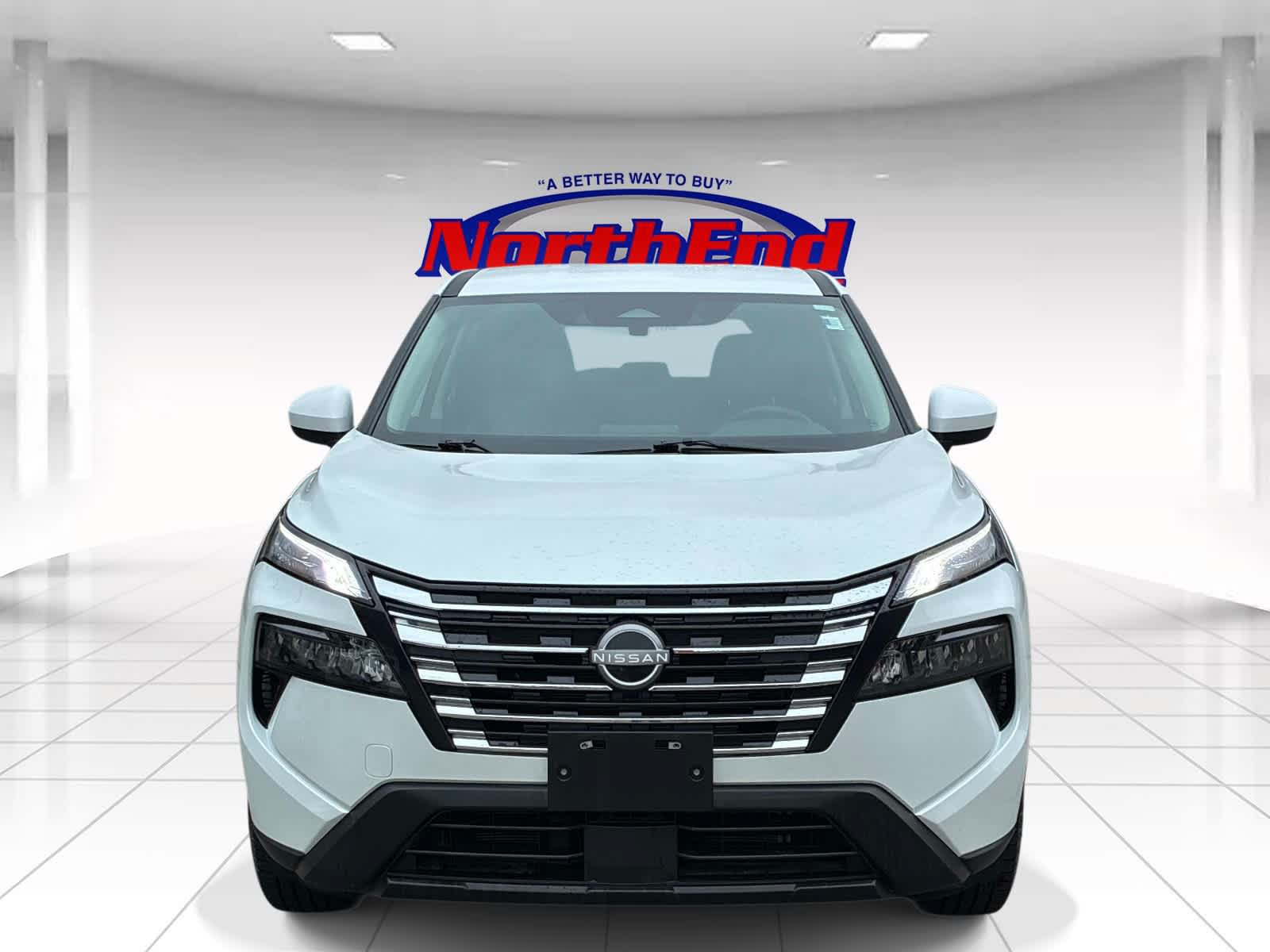 Used 2025 Nissan Rogue SV AWD/4WD image 2