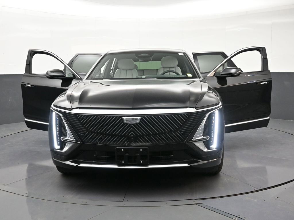 Used 2025 Cadillac Lyriq Luxury image 36