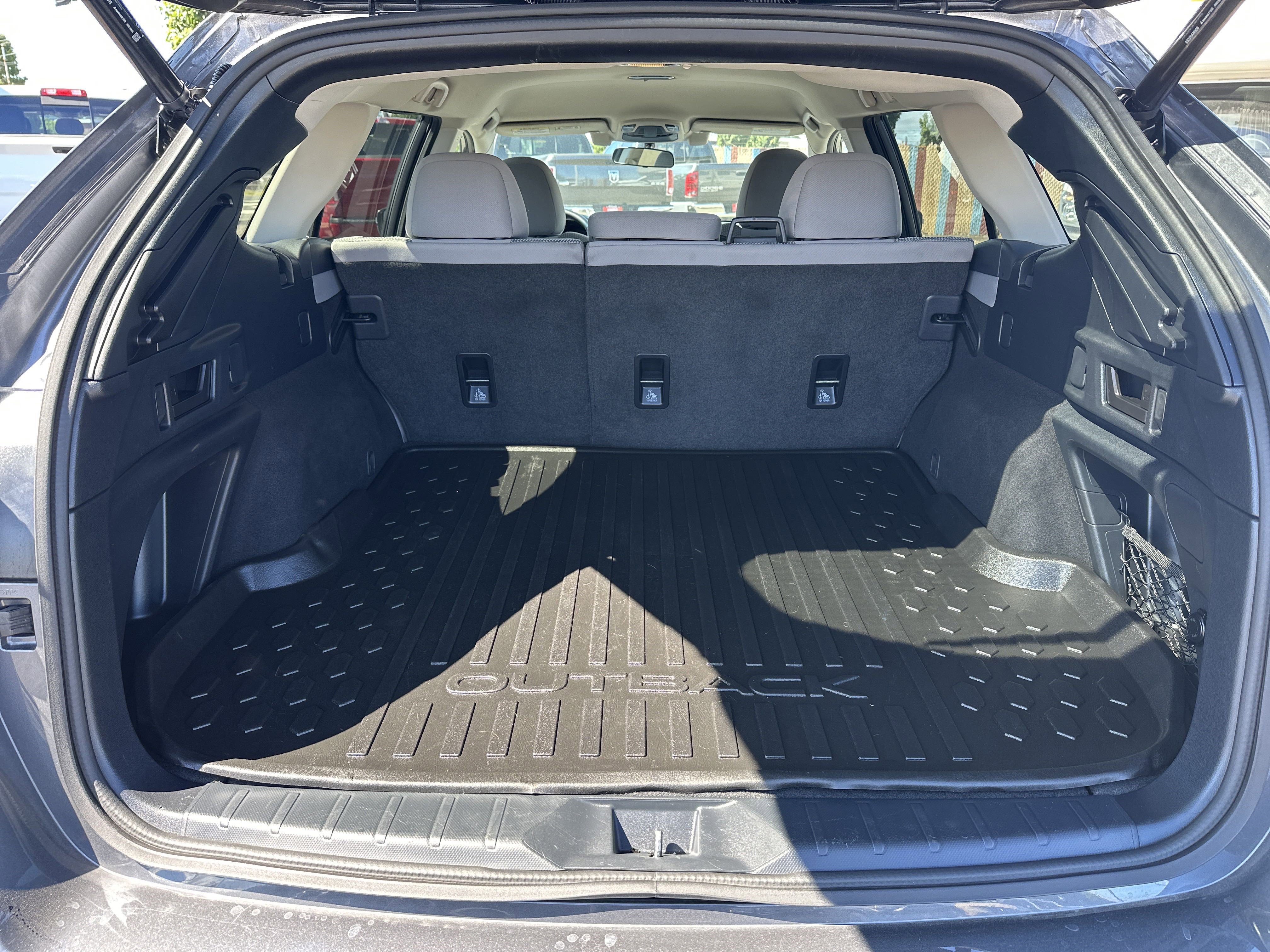 Used 2022 Subaru Outback Premium AWD/4WD image 5