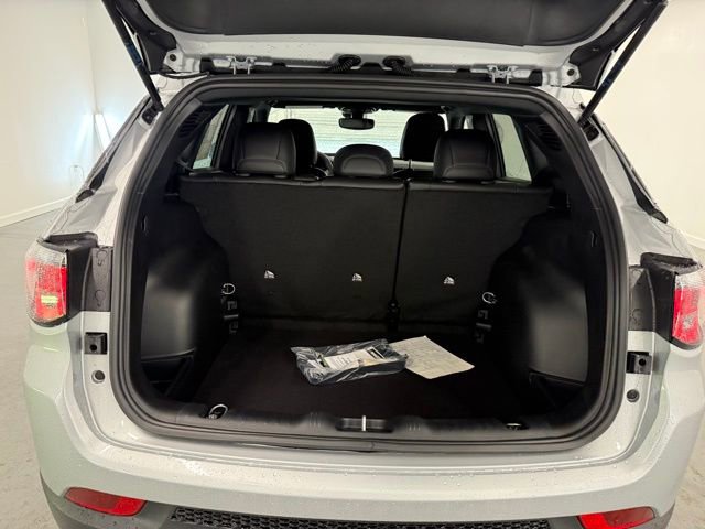 New 2026 Jeep Compass Latitude image 8