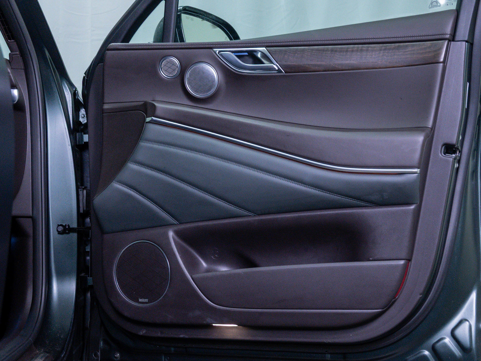 Used 2023 Genesis GV80 3.5T w/ Prestige Matte Package image 10