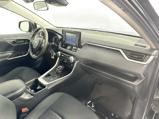 Used 2021 Toyota RAV4 LE AWD/4WD image 26
