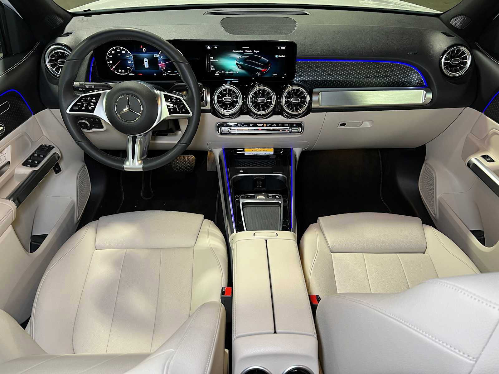 Used 2025 Mercedes-Benz GLB 250 GLB 250 image 39