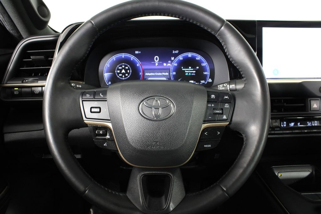 Used 2023 Toyota Crown Limited image 27