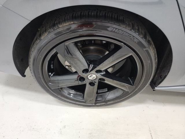 Used 2023 Nissan Sentra SR w/ Midnight Edition Package FWD image 35