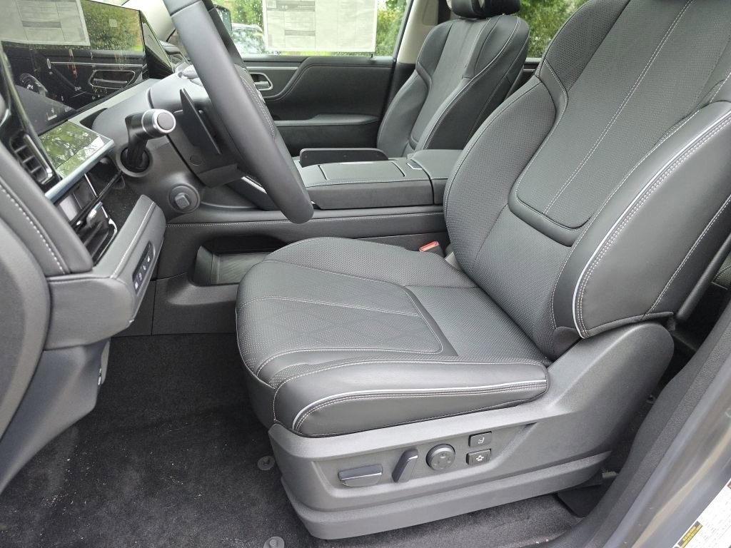 New 2025 INFINITI QX80 Sensory image 33