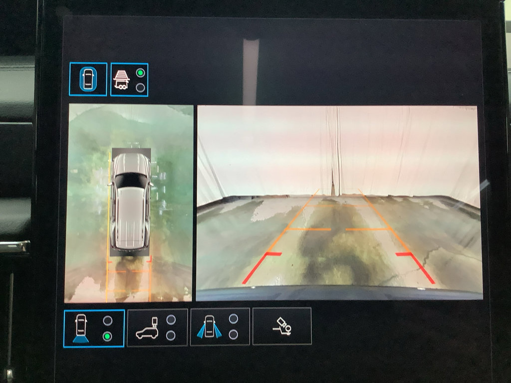 Used 2025 GMC Yukon Denali w/ Advanced Technology Package AWD/4WD image 21