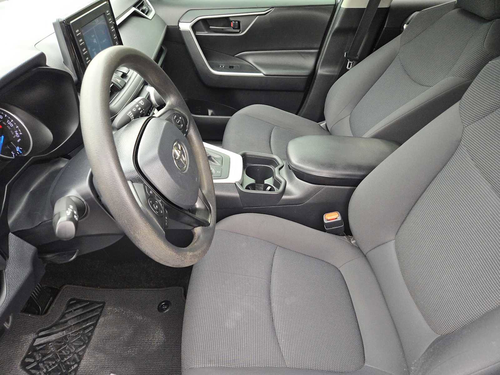 Used 2020 Toyota RAV4 LE image 14