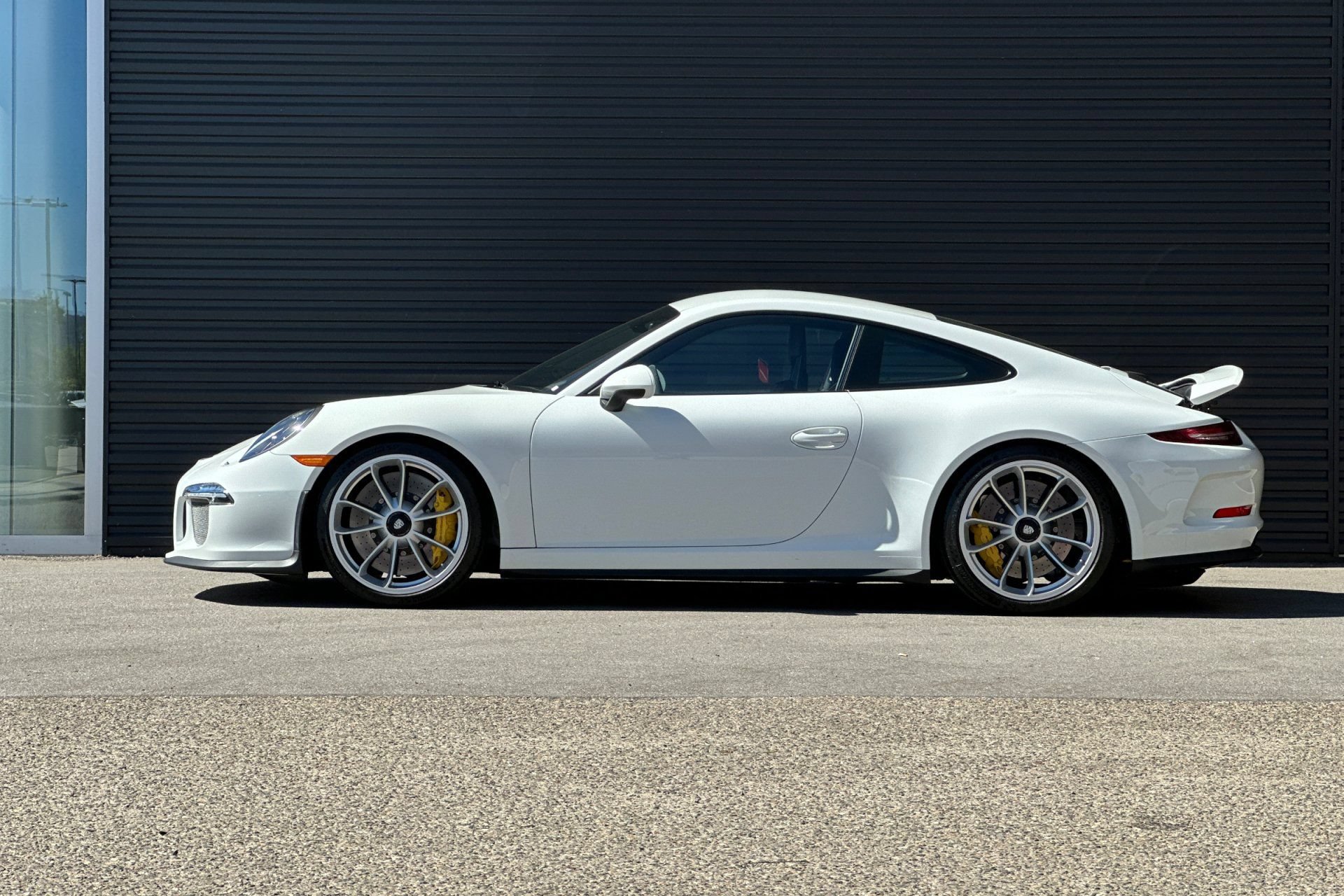 Certified 2016 Porsche 911 R RWD image 2
