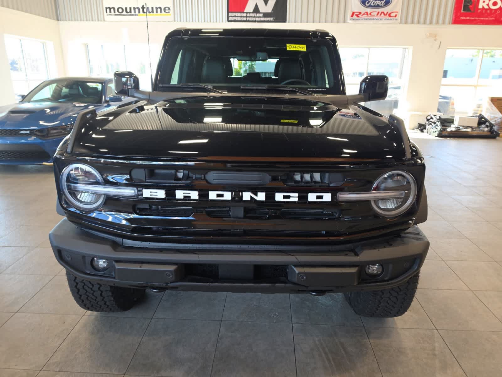 Used 2026 Ford Bronco Outer Banks w/ Sasquatch Package AWD/4WD image 2