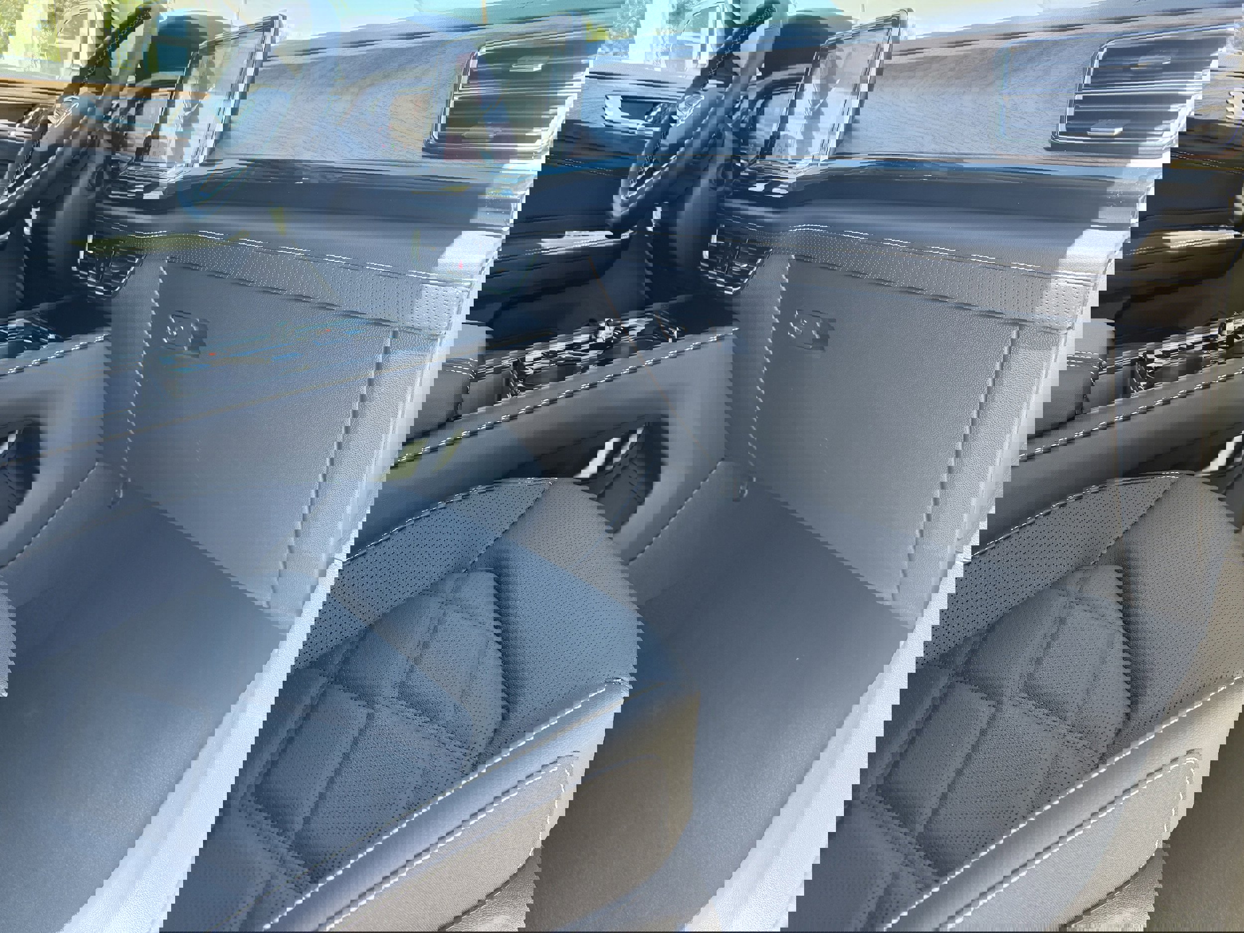 New 2026 Volkswagen Atlas SE image 11