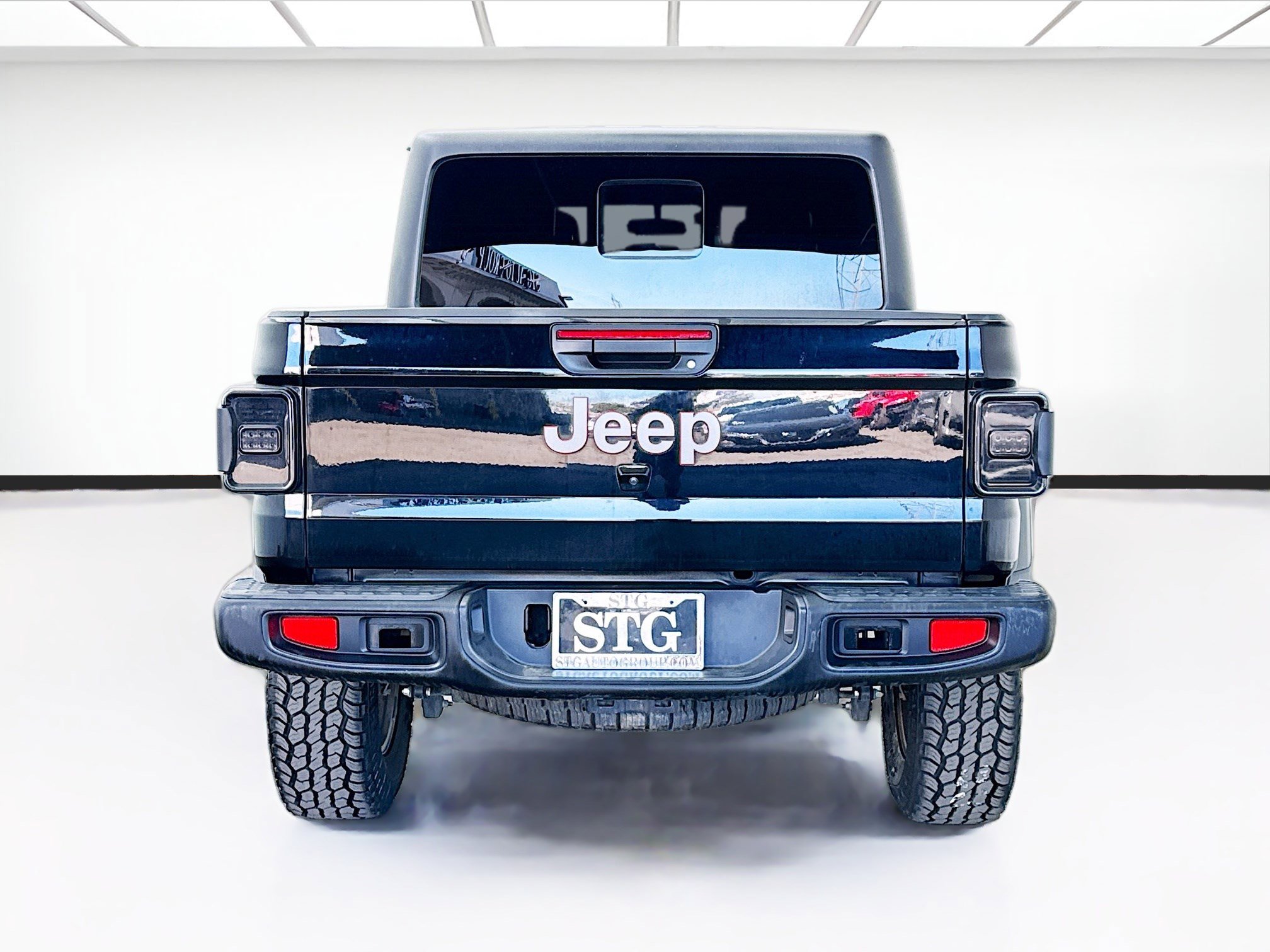 Used 2021 Jeep Gladiator Rubicon w/ Trailer Tow Package AWD/4WD image 5