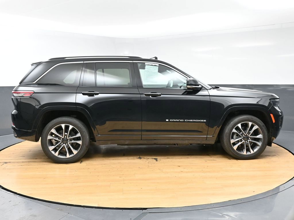 Used 2023 Jeep Grand Cherokee Overland w/ Advanced Protech Group III AWD/4WD image 8