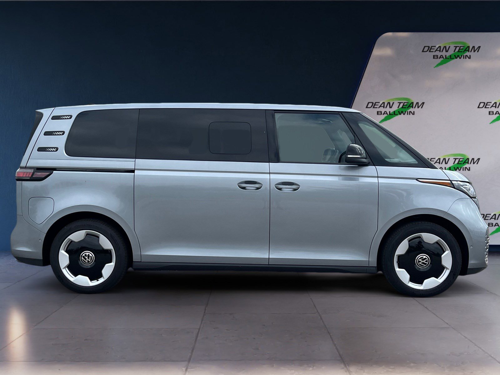 New 2025 Volkswagen ID. Buzz Pro S image 8