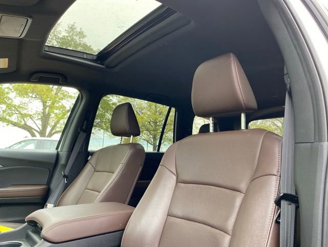 Used 2025 Honda Passport EX-L image 2