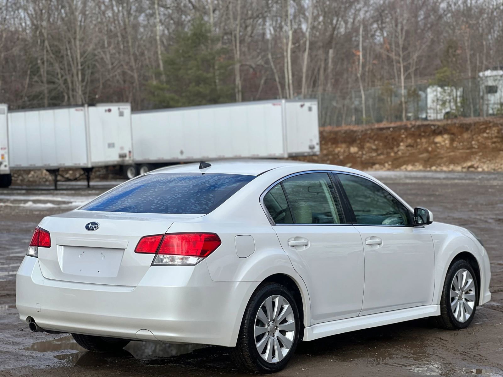 Used 2011 Subaru Legacy 2.5i Limited AWD/4WD image 6