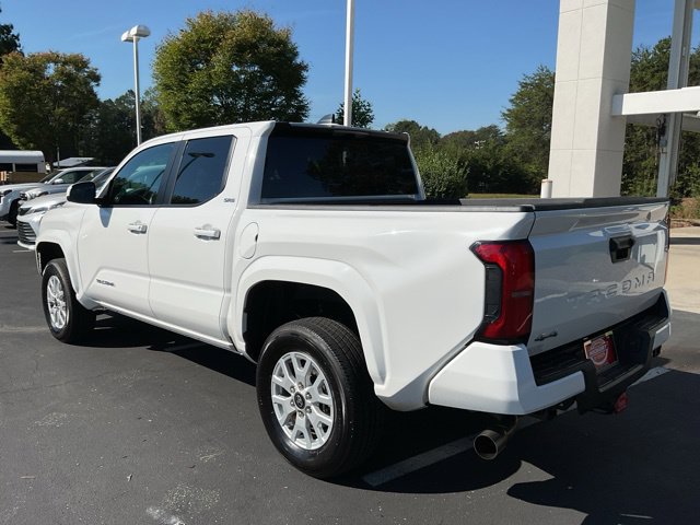 Used 2025 Toyota Tacoma SR5 AWD/4WD image 11