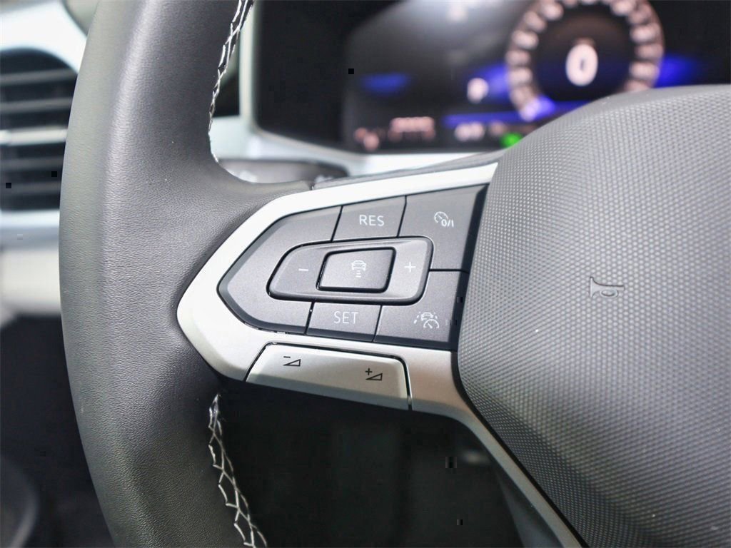 New 2026 Volkswagen Taos SE image 22