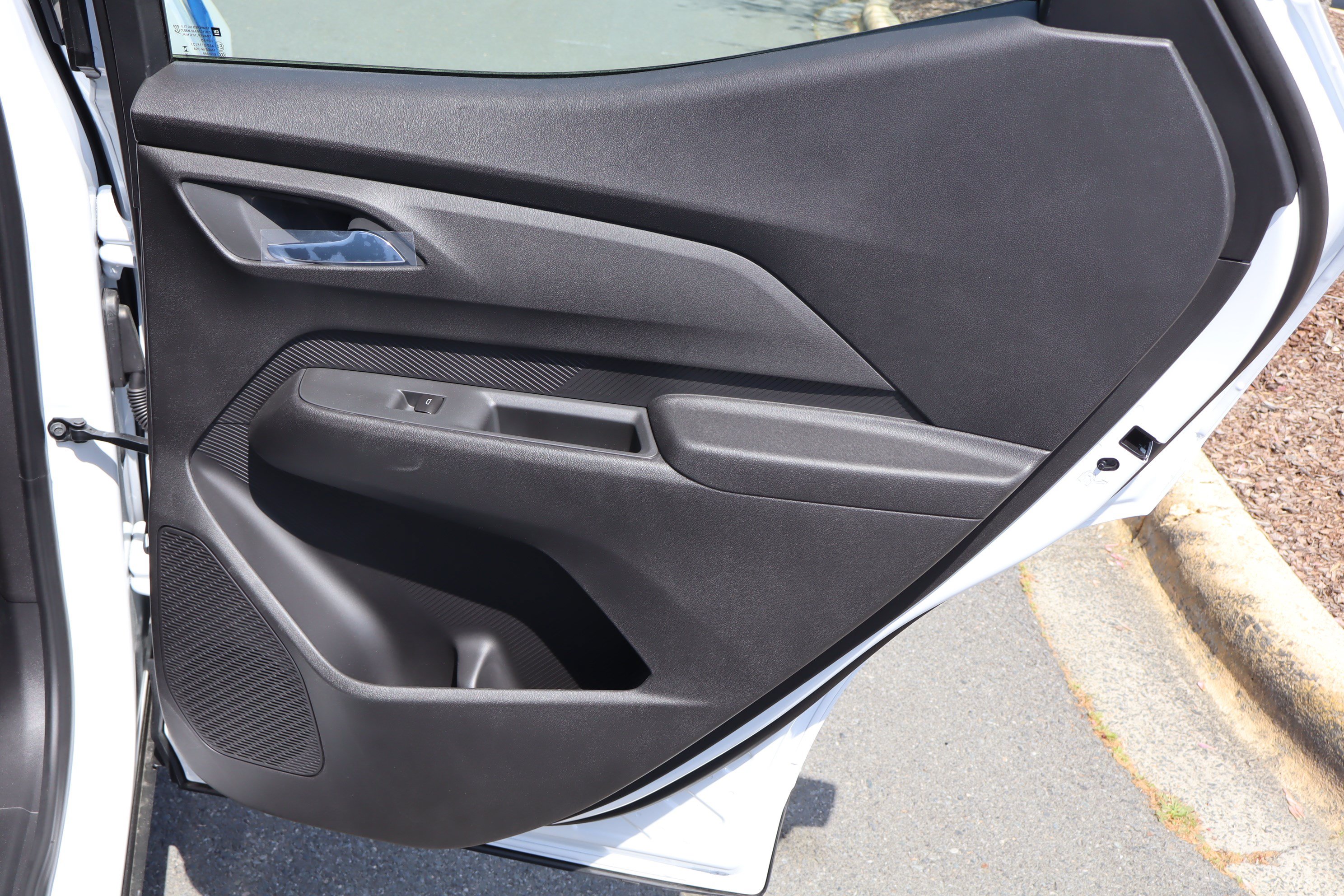New 2027 Chevrolet Bolt LT w/ Comfort Package FWD image 21