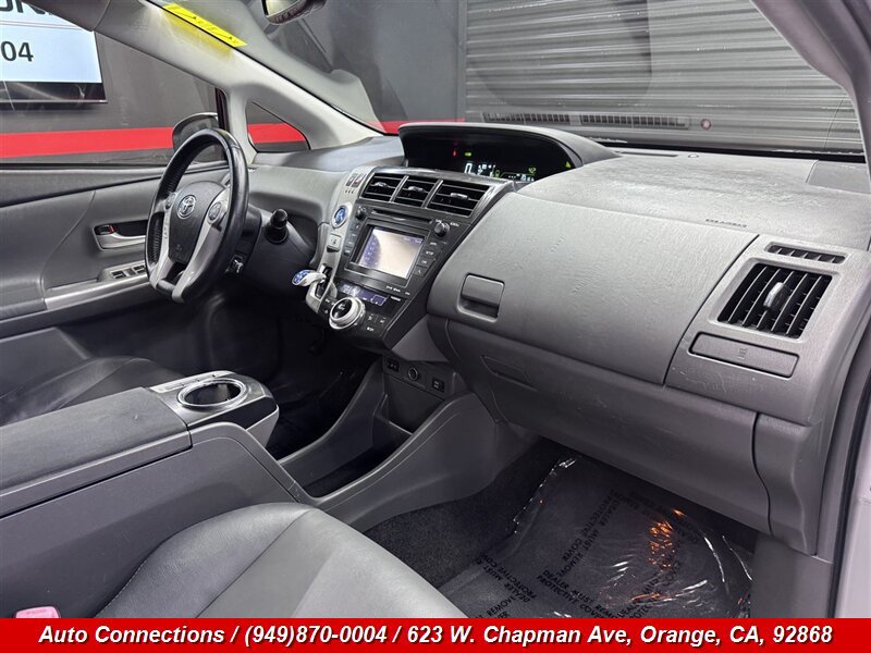 Used 2014 Toyota Prius V Five FWD image 10