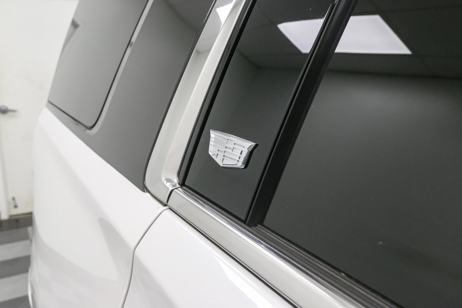 Used 2017 Cadillac Escalade Luxury image 8