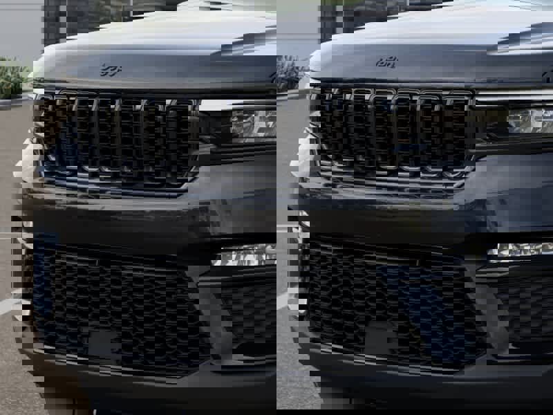 New 2025 Jeep Grand Cherokee Limited w/ Black Appearance Package image 11