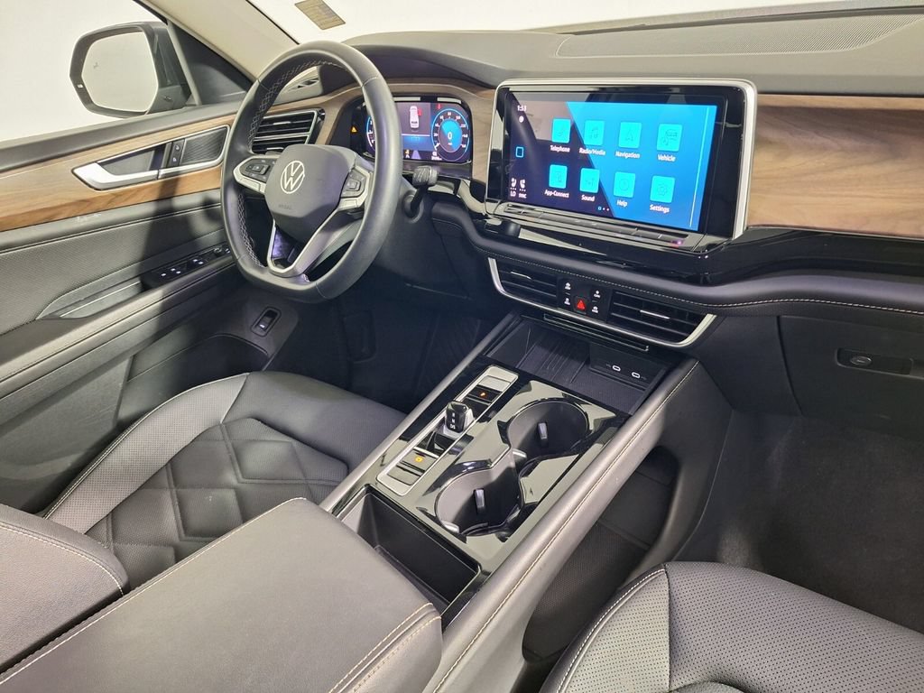 Used 2025 Volkswagen Atlas SE FWD image 28