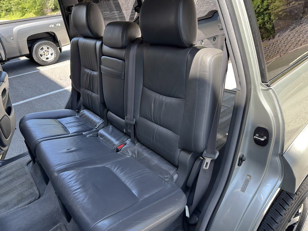 Used 2004 Lexus GX 470 w/ Preferred Accessory Pkg AWD/4WD image 24