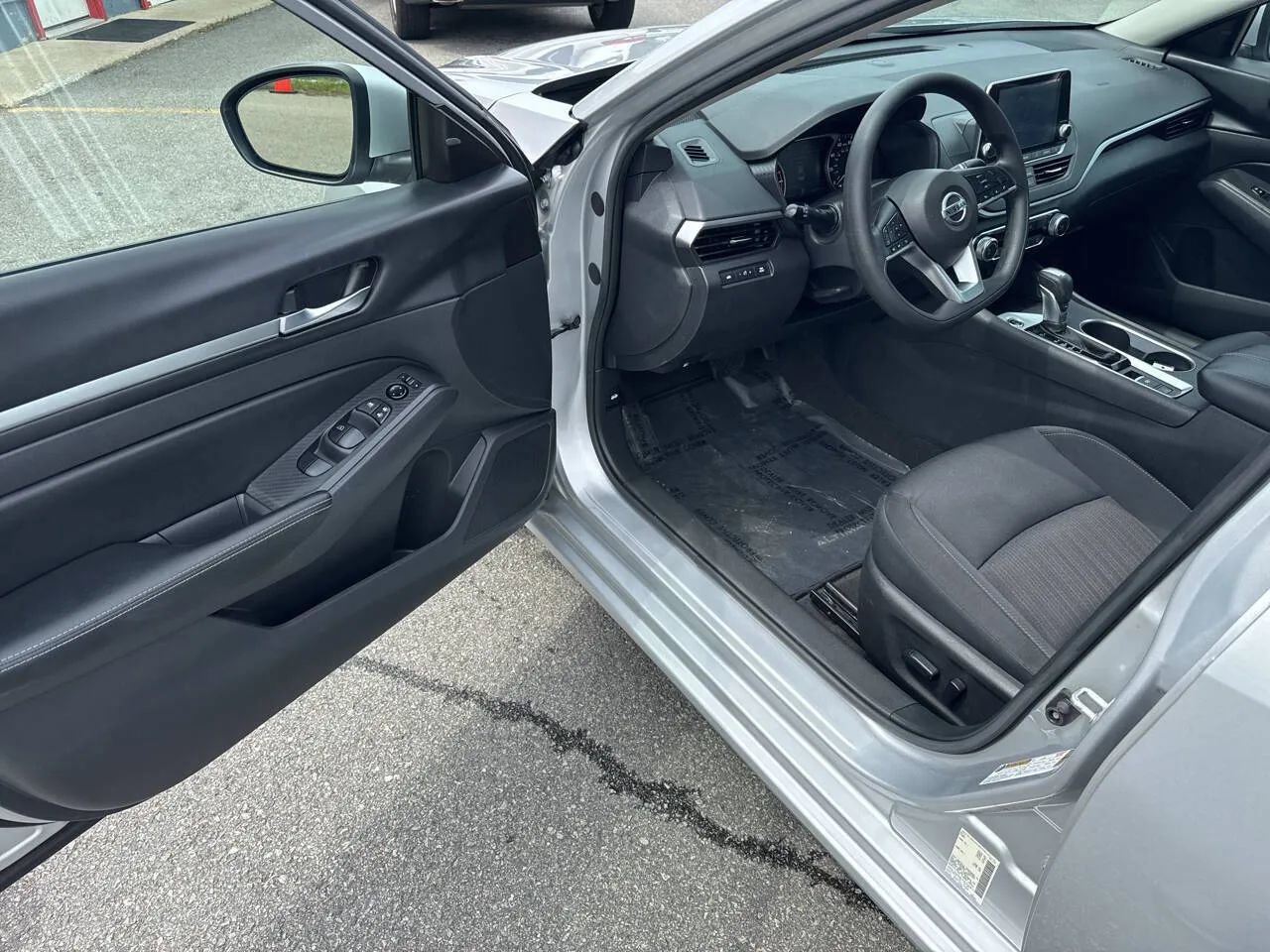 Used 2022 Nissan Altima 2.5 SV image 9