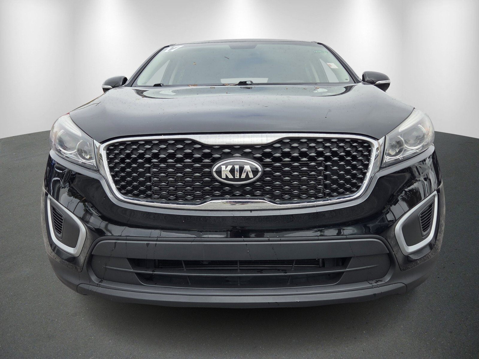 Used 2017 Kia Sorento L image 2