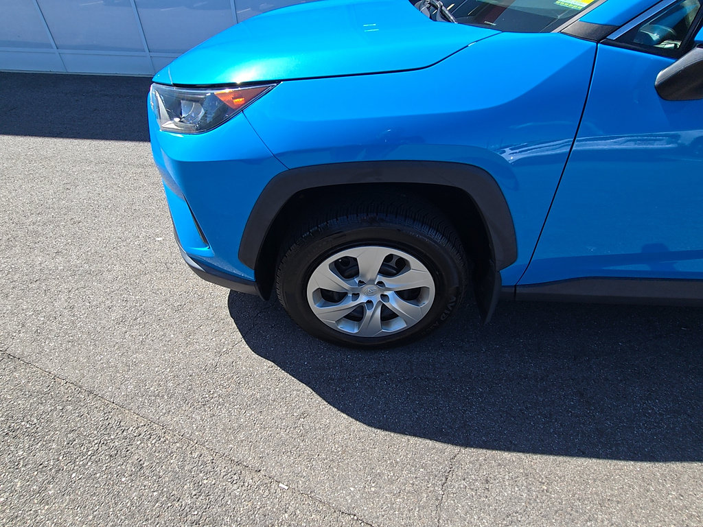 Certified 2021 Toyota RAV4 LE AWD/4WD image 9