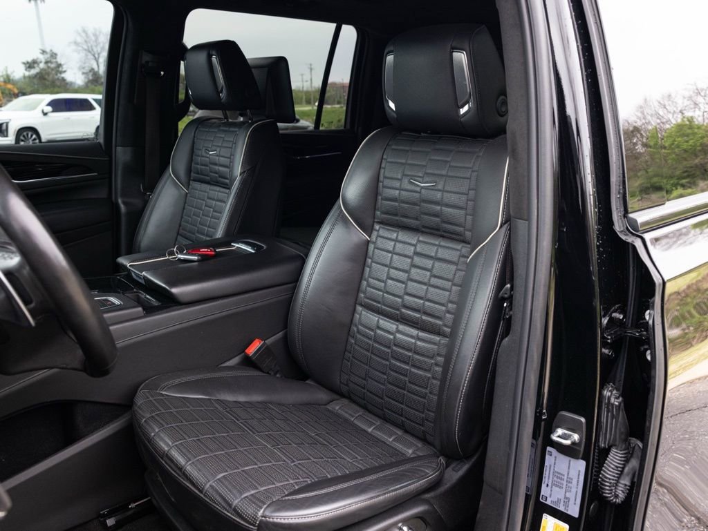 Used 2023 Cadillac Escalade ESV V image 24